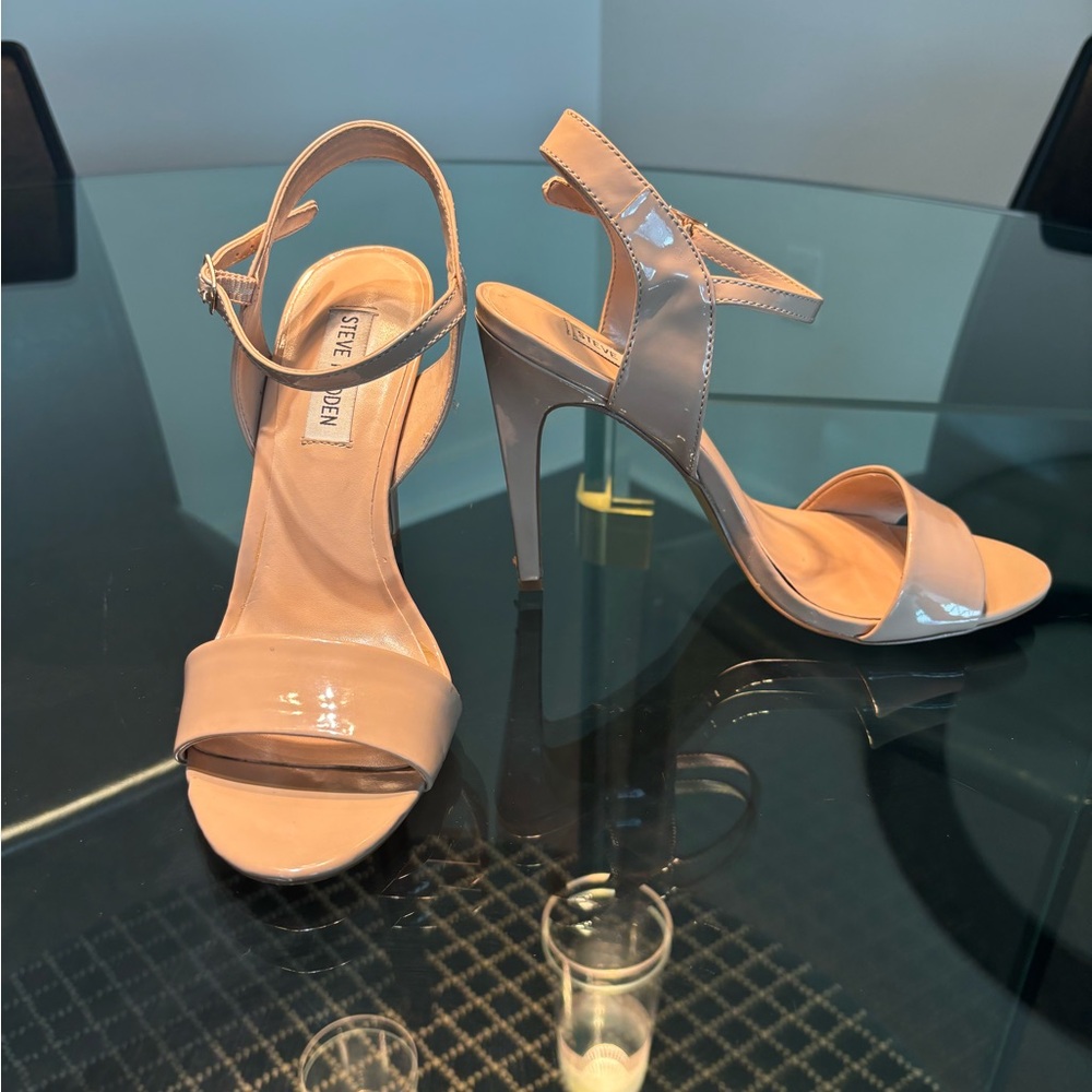 Steve Madden Dorty Heels - size 8